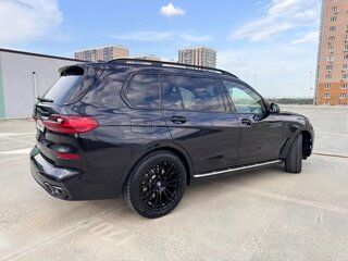 2022 BMW X7 40i I (G07), чёрный, 8500000 рублей, вид 4
