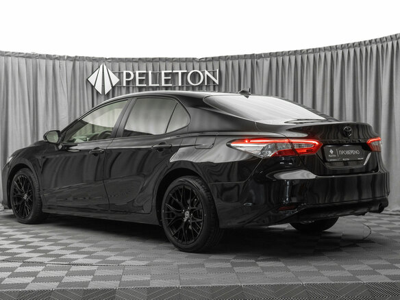2018 Toyota Camry VIII (XV70), чёрный, 2245000 рублей - вид 3