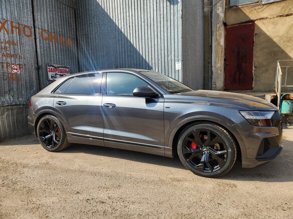 2019 Audi Q8 55 TFSI I (4M), серый, 6000000 рублей - вид 13
