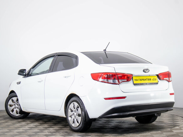 2015 Kia Rio III Рестайлинг, белый, 599000 рублей - вид 5