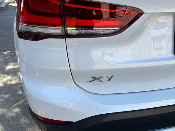 2022 BMW X1 28i sDrive II (F48) Рестайлинг, белый, 4000000 рублей - вид 10