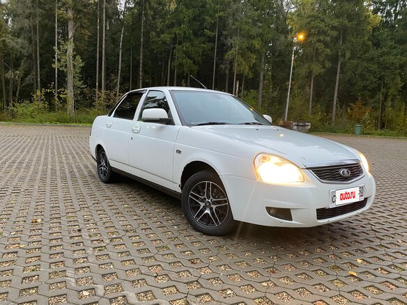 2014 Lada (ВАЗ) Priora I Рестайлинг, белый, 650000 рублей - вид 2