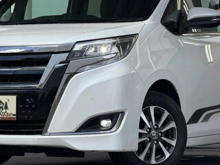 2021 Toyota Esquire I Рестайлинг, белый, 2280000 рублей, вид 4