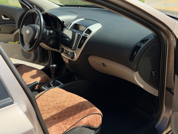 2009 Kia Ceed I, бежевый, 740000 рублей - вид 8