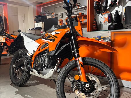 2026 KTM 125 Enduro R, оранжевый, 900000 рублей, вид 3