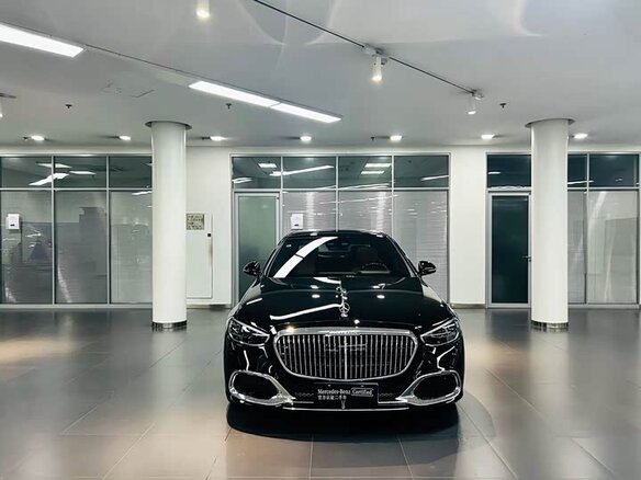 2025 Mercedes-Benz Maybach S-Класс 580 II (Z223), чёрный, 20000018 рублей - вид 1