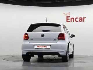 2015 Volkswagen Polo V Рестайлинг, белый, 782000 рублей, вид 3
