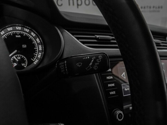 2018 Skoda Octavia III (A7) Рестайлинг, белый, 2349000 рублей - вид 16