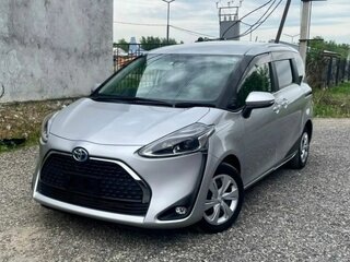 2017 Toyota Sienta II, серый, 1320000 рублей, вид 1