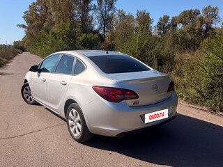 2014 Opel Astra J Рестайлинг, серебристый, 749000 рублей, вид 5