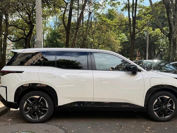 2026 Toyota bZ3X 67.9 kWh, белый, 2800000 рублей - вид 2