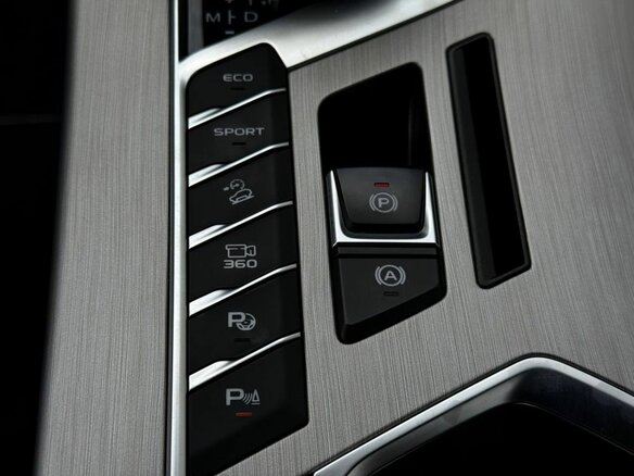 2022 Geely Coolray I, серый, 1625000 рублей - вид 24