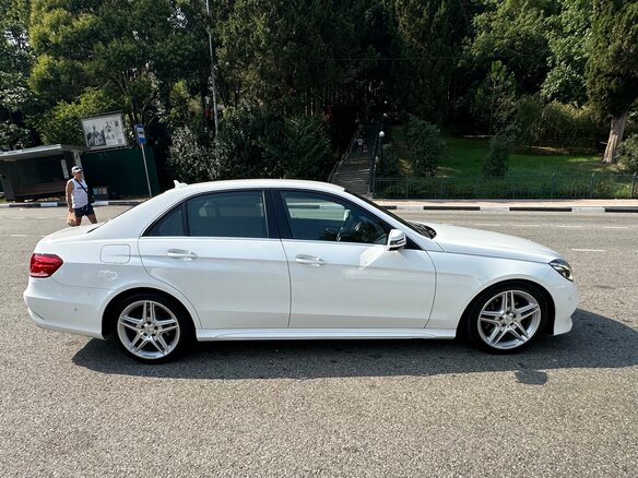 2013 Mercedes-Benz E-Класс 200 IV (W212, S212, C207) Рестайлинг, белый, 2160000 рублей - вид 1