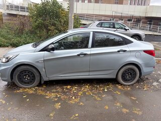 2011 Hyundai Solaris I, серебристый, 795000 рублей, вид 1