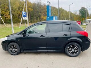2013 Nissan Tiida I Рестайлинг, чёрный, 650000 рублей, вид 4