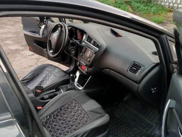 2018 Kia Ceed II Рестайлинг, чёрный, 1250000 рублей - вид 4