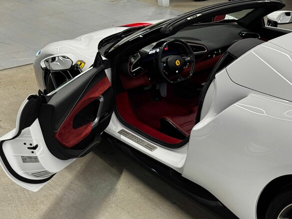 2023 Ferrari 296 GTS, белый, 30990000 рублей - вид 6