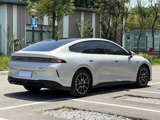 2026 Changan Qiyuan A06 28.39 kWh, серебристый, 2870548 рублей, вид 3