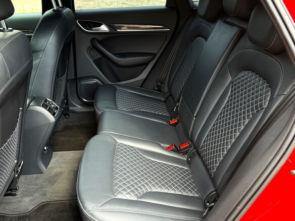 2015 Audi RS Q3 I (8U) Рестайлинг, красный, 3200000 рублей - вид 13