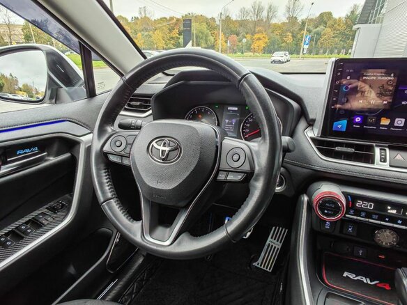 2020 Toyota RAV4 V (XA50), белый - вид 11