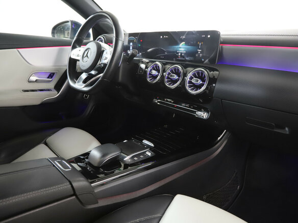 2020 Mercedes-Benz CLA 200 II (C118, X118), синий, 2770000 рублей - вид 8