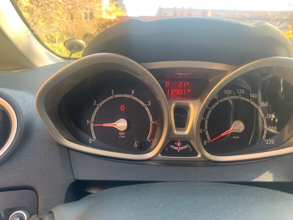 2011 Ford Fiesta Mk6, коричневый, 785000 рублей - вид 8
