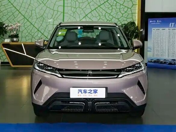 2026 BYD Yuan Up 45.12 kWh, серебристый, 1782033 рублей - вид 1