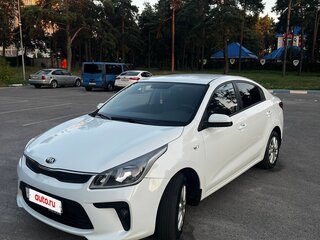 2017 Kia Rio IV, белый, 1195000 рублей, вид 1