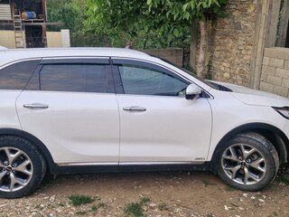 2017 Kia Sorento III Prime Рестайлинг, белый, 2200000 рублей, вид 1