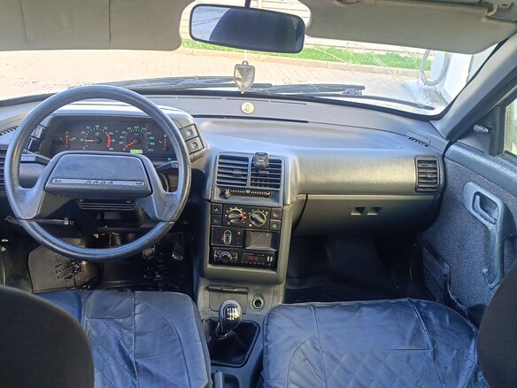 2002 Lada (ВАЗ) 2112, серебристый, 105000 рублей - вид 5