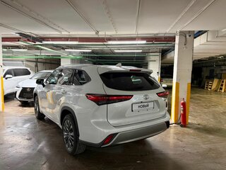 2026 Toyota Highlander IV (XU70), белый, 5650000 рублей, вид 4