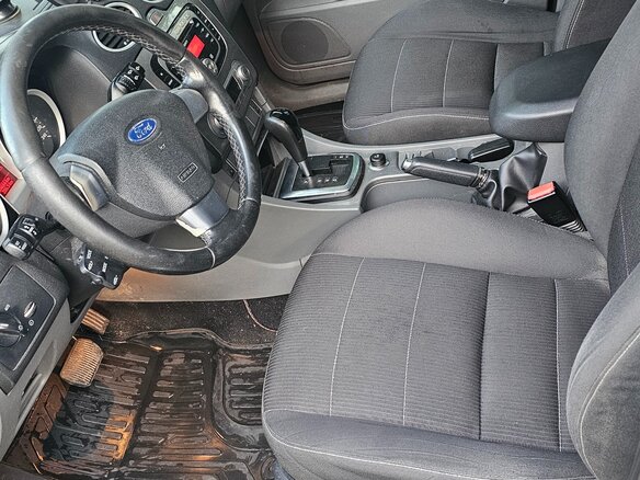 2009 Ford Focus II Рестайлинг, чёрный, 500000 рублей - вид 6
