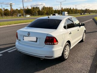 2017 Volkswagen Polo V Рестайлинг, белый, 1150000 рублей, вид 2