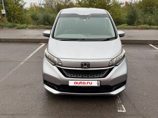 2019 Honda Freed II Рестайлинг, серебристый, 1500000 рублей, вид 2