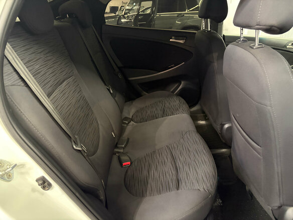 2015 Hyundai Solaris I Рестайлинг, белый, 1047000 рублей - вид 13