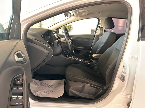 2017 Ford Focus III Рестайлинг, белый, 1249000 рублей - вид 8