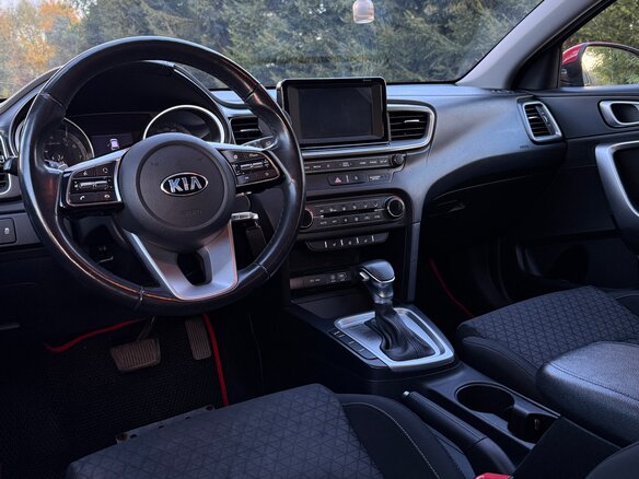 2018 Kia Ceed III, красный, 1560000 рублей - вид 8