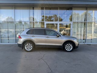 2021 Volkswagen Tiguan II Рестайлинг, коричневый, 2215000 рублей, вид 4