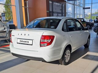 2026 Lada (ВАЗ) Granta I Рестайлинг, белый, 1008900 рублей, вид 5
