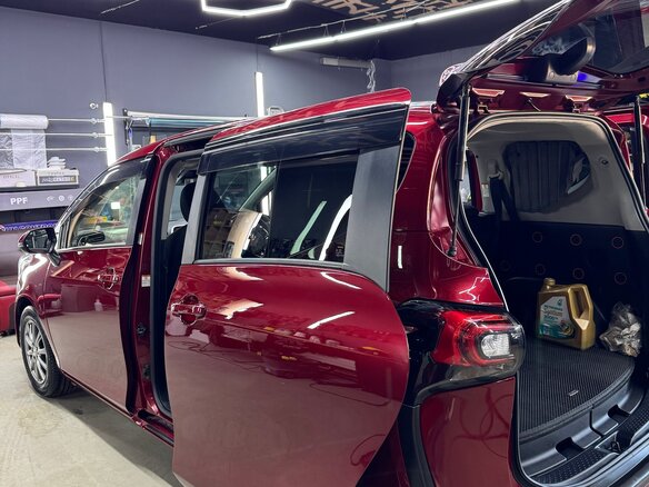 2018 Toyota Sienta II Рестайлинг, красный, 1240000 рублей - вид 4