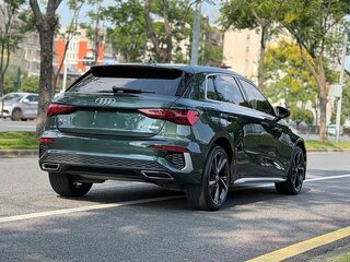 2021 Audi A3 Sportback 35 TFSI IV (8Y), зелёный, 2110400 рублей, вид 4