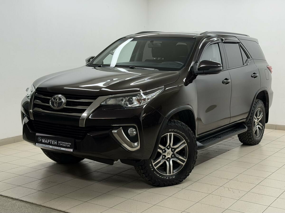 Открыть фотографии: Toyota Fortuner II