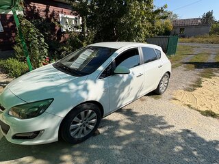 2013 Opel Astra J Рестайлинг, белый, 510000 рублей, вид 2