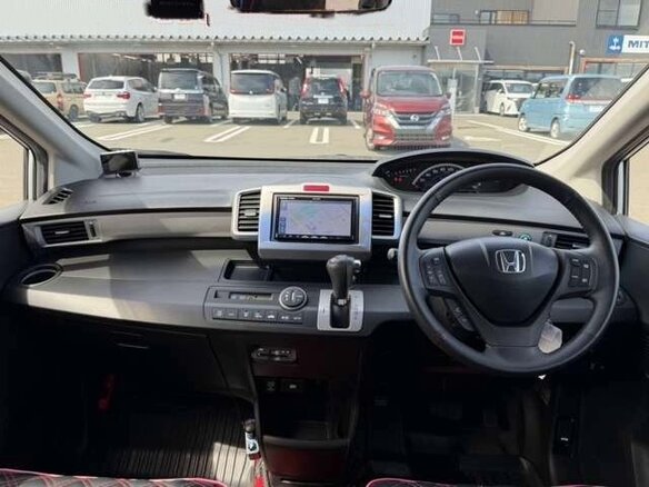 2016 Honda Freed I Рестайлинг 2, серебристый, 927000 рублей - вид 16