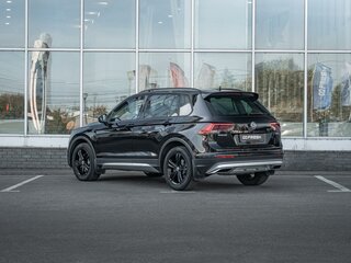 2018 Volkswagen Tiguan II, чёрный, 3000000 рублей, вид 2