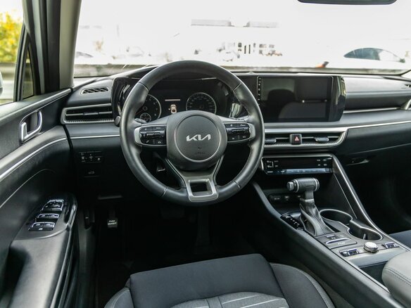 2022 Kia K5 III, белый, 2448000 рублей - вид 13