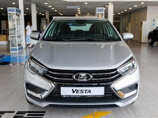 2026 Lada (ВАЗ) Vesta I Рестайлинг (NG), серебристый, 1755000 рублей, вид 2