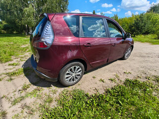 2013 Renault Scenic Grand III Рестайлинг, красный, 499000 рублей, вид 3