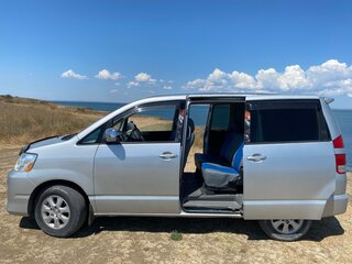 2004 Toyota Noah I (R60), серый, 990000 рублей, вид 5