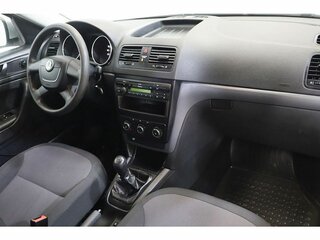 2013 Skoda Yeti I, серебристый, 836000 рублей, вид 5
